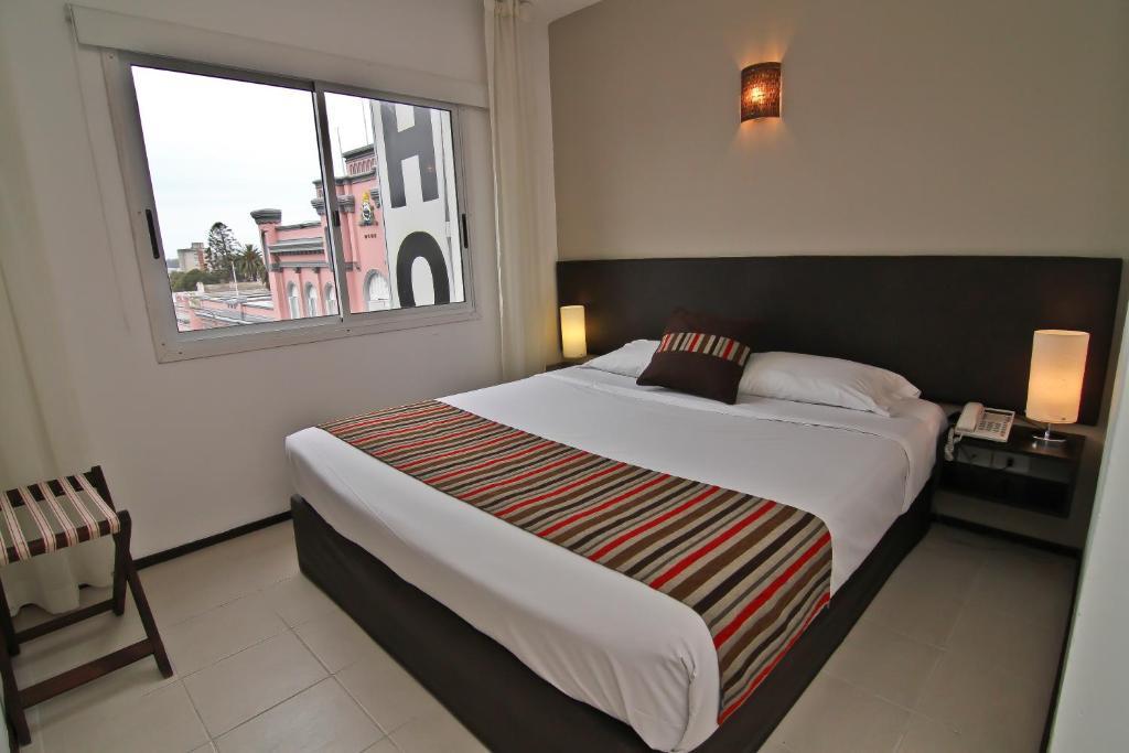 De La Plaza Hotel Maldonado Quarto foto
